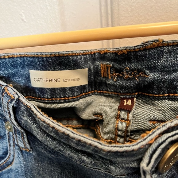 KUT FROM THE KLOTH NWT AUTHENTIC “CATHERINE BOYFRIEND” WITH PATCHES FRAYED JEAN - Picture 16 of 17